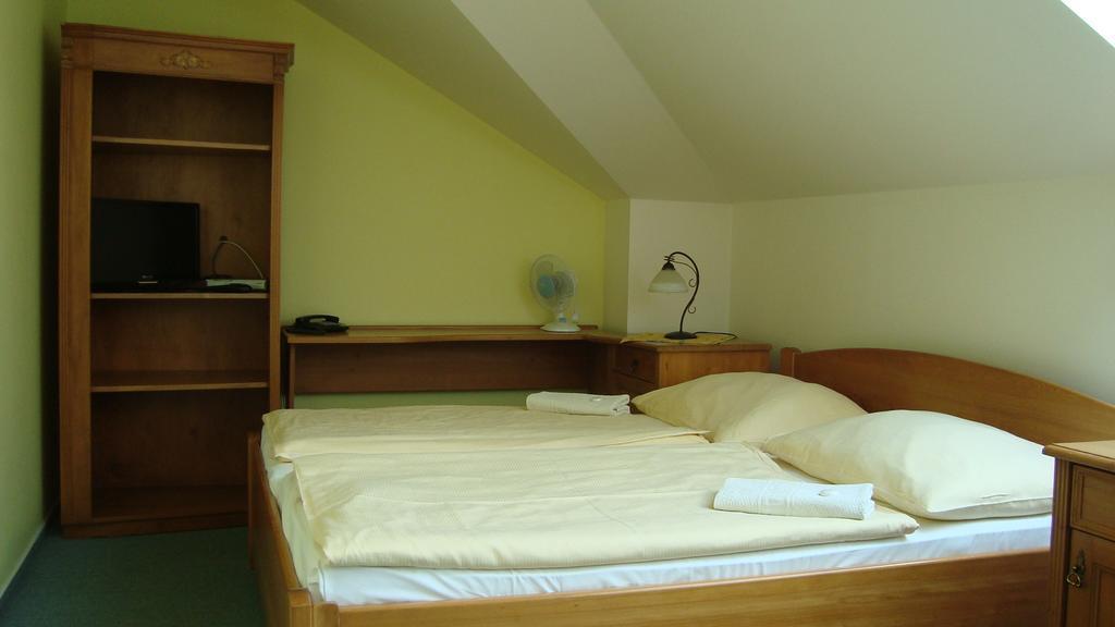 Hotel Krakonos Trutnov Exterior photo